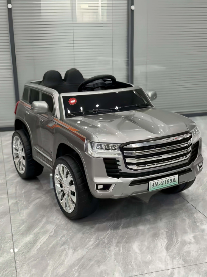 صورة جيب تايوتا رصاصي 4 مواطير